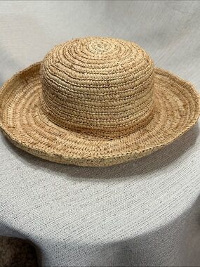 Vintage Simply Straw Hat .. Fun and Casual
